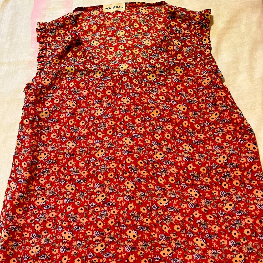 Cute flowery summer top